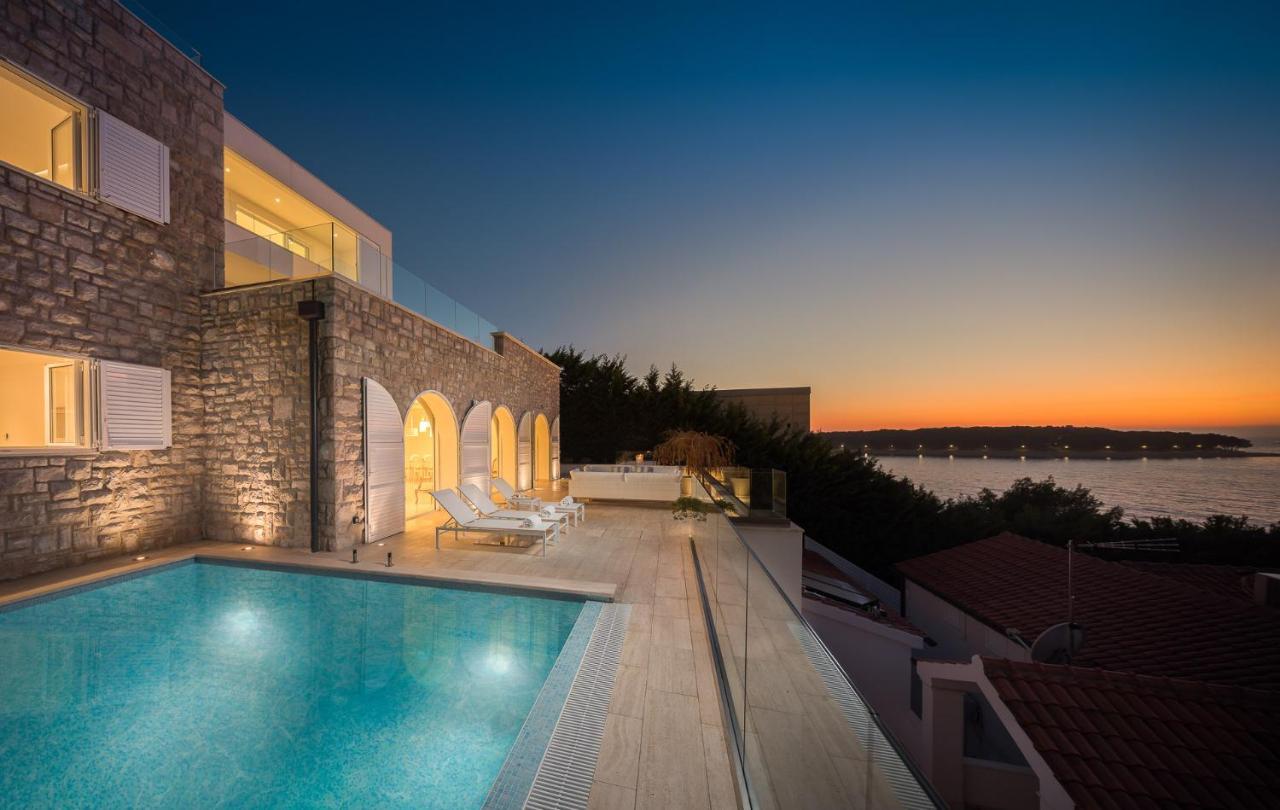Luxury Seafront Villa Primosten Glamour With Private Pool, Sauna And Gym At The Beach In Primošten Εξωτερικό φωτογραφία