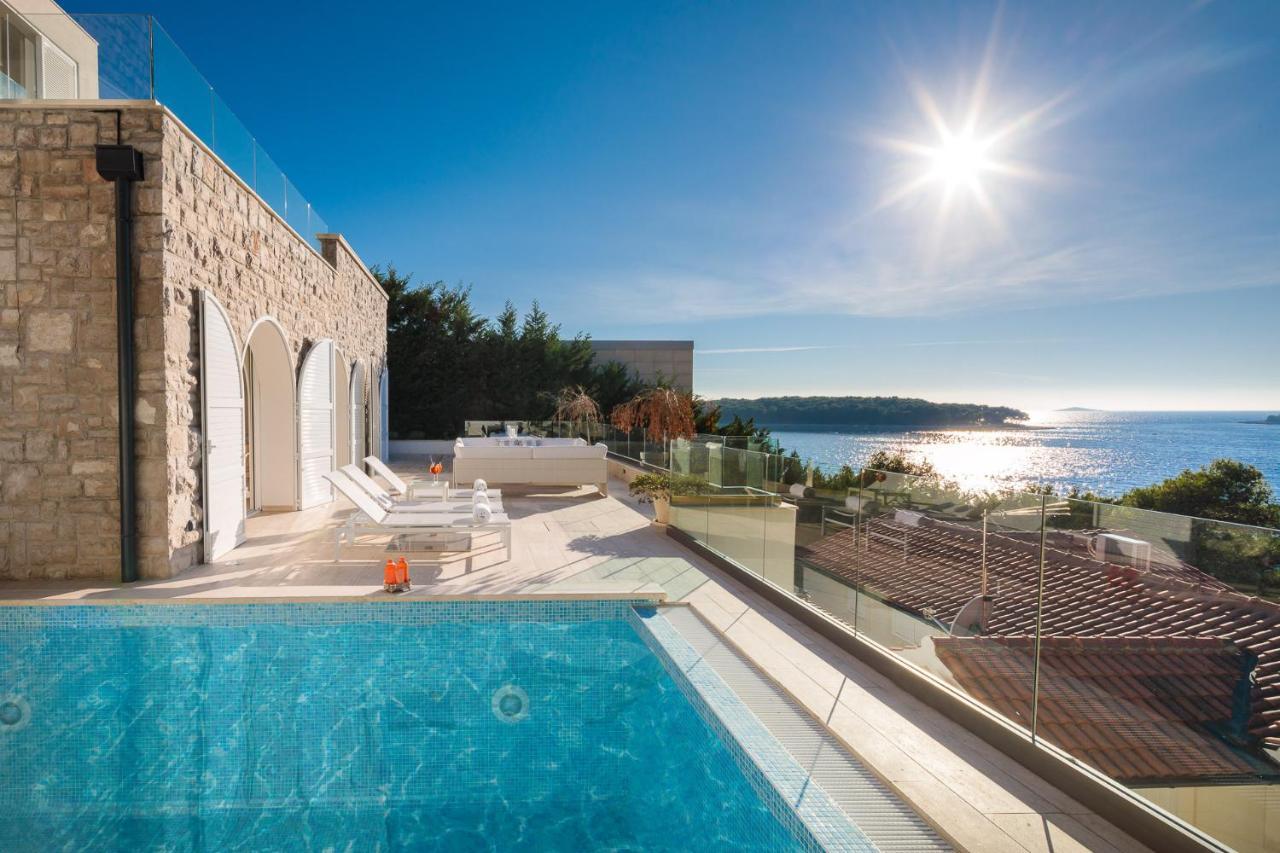 Luxury Seafront Villa Primosten Glamour With Private Pool, Sauna And Gym At The Beach In Primošten Εξωτερικό φωτογραφία