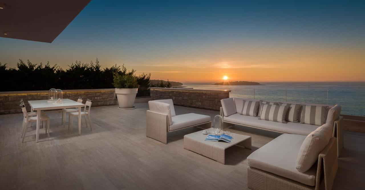 Luxury Seafront Villa Primosten Glamour With Private Pool, Sauna And Gym At The Beach In Primošten Εξωτερικό φωτογραφία